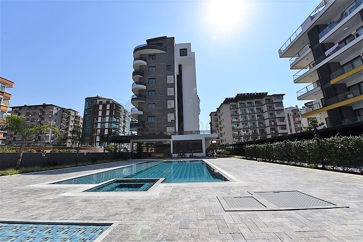 مشروع قيد الإنشاء على الخط الاول من البحر في منطقة أوبا – ألانيا