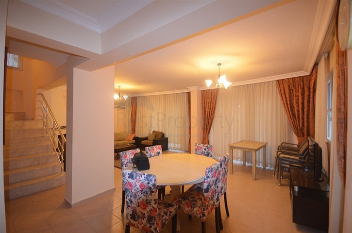 فيلا مؤثثة واسعة في فتحية