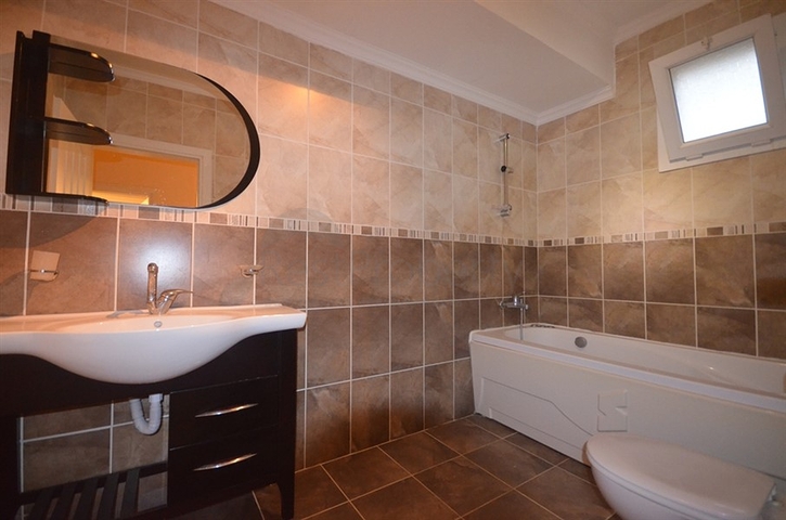 فيلا مؤثثة واسعة في فتحية