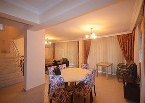 فيلا مؤثثة واسعة في فتحية