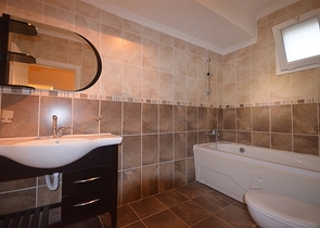 فيلا مؤثثة واسعة في فتحية