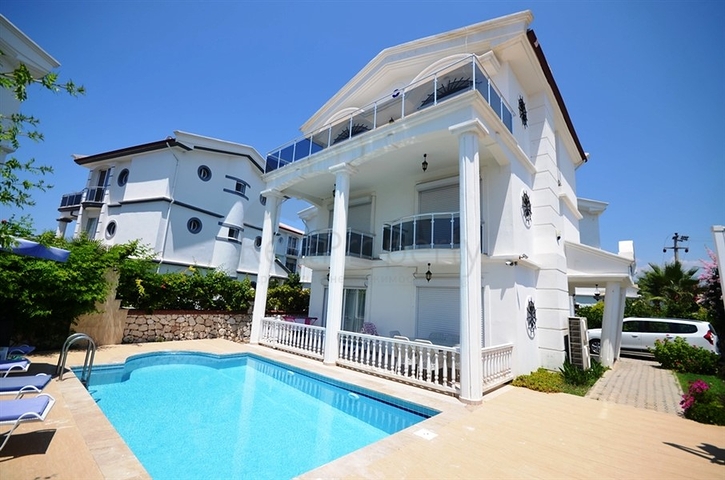 فيلا مؤثثة مع بركة سباحة خاصة في فتحية