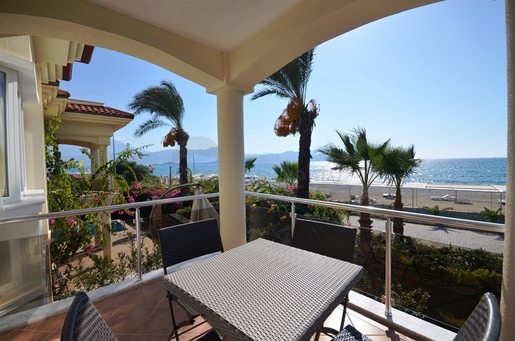 فيلا مؤثثة بإطلالة مباشرة على البحر في فتحية