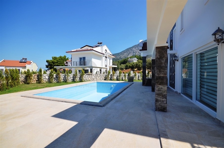 فيلا مؤثثة بتصميم مميز في فتحية