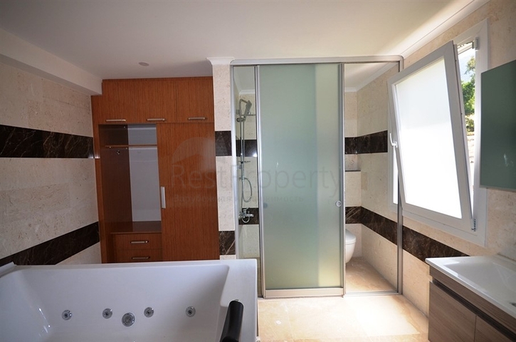 فيلا مؤثثة بتصميم مميز في فتحية