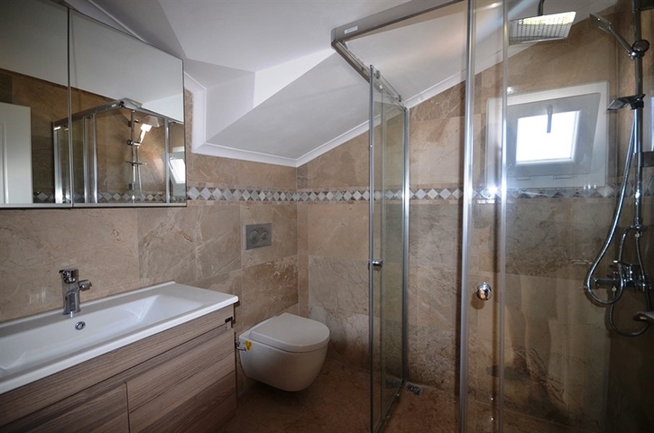 فيلا مؤثثة بتصميم مميز في فتحية