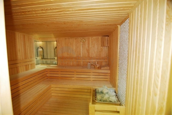 شقة بتخطيط 1+1 ضمن مجمع سكني في منطقة جيكجيلي – ألانيا