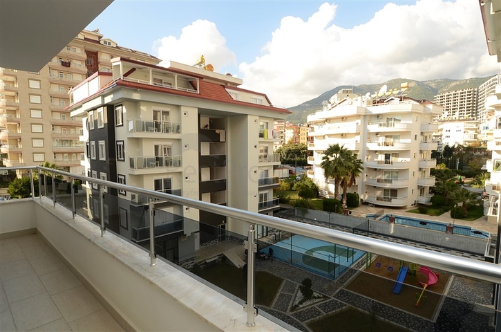 شقة بتخطيط 1+1 ضمن مجمع سكني في منطقة جيكجيلي – ألانيا