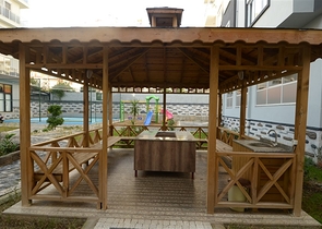 شقة بتخطيط 1+1 ضمن مجمع سكني في منطقة جيكجيلي – ألانيا