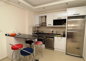 شقة بتخطيط 1+1 ضمن مجمع سكني في منطقة جيكجيلي – ألانيا