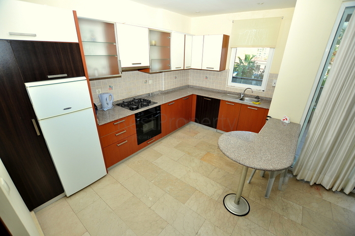 شقة مؤثثة ضمن مجمع مميز في منطقة توسمور – ألانيا