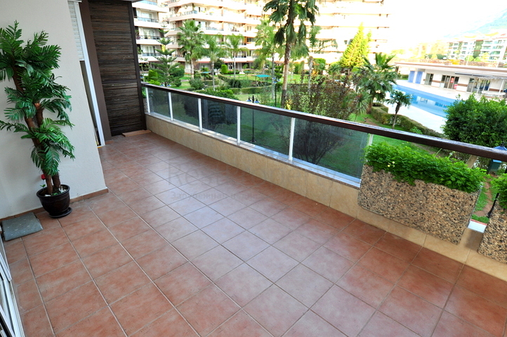 شقة مؤثثة ضمن مجمع مميز في منطقة توسمور – ألانيا