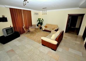 شقة مؤثثة ضمن مجمع مميز في منطقة توسمور – ألانيا