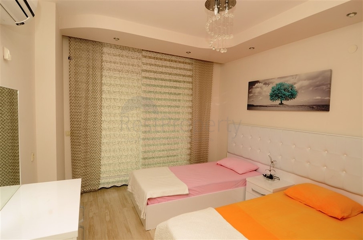 شقق ضمن مجمع سكني حديث في منطقة كاستل – ألانيا