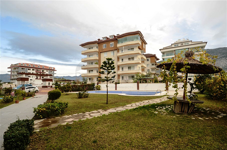 شقق ضمن مجمع سكني حديث في منطقة كاستل – ألانيا