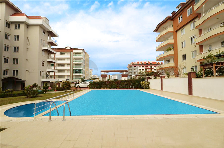 شقق ضمن مجمع سكني حديث في منطقة كاستل – ألانيا