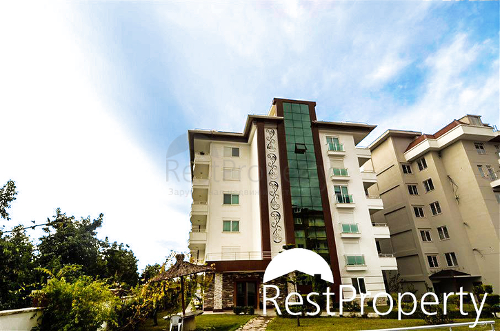 شقق ضمن مجمع سكني حديث في منطقة كاستل – ألانيا