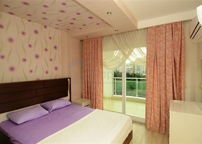 شقق ضمن مجمع سكني حديث في منطقة كاستل – ألانيا