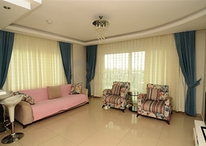 شقق ضمن مجمع سكني حديث في منطقة كاستل – ألانيا