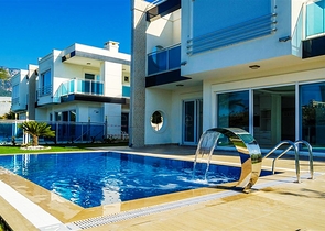 فيلا مميزة على تلة جبال طورووس في منطقة كارجي جاك من ألانيا