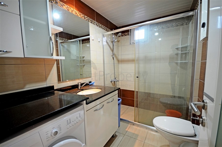 شقة مؤثثة مع تراس واسع في منطقة أفسلار من ألانيا