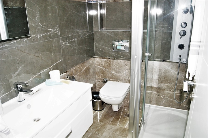 شقة مؤثثة بتصميم مميز في منطقة كونيالتي من أنطاليا