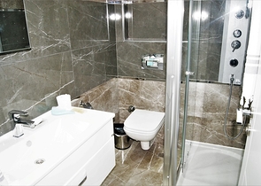 شقة مؤثثة بتصميم مميز في منطقة كونيالتي من أنطاليا