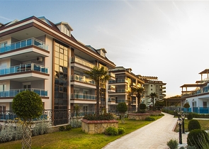 شقة بتخطيط 1+1 ضمن مجمع فاخر في منطقة جيكجيلي في ألانيا