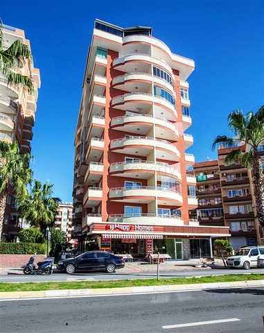 شقة بتخطيط 2+1 بمساحة واسعة في منطقة محمودلار من مدينة ألانيا