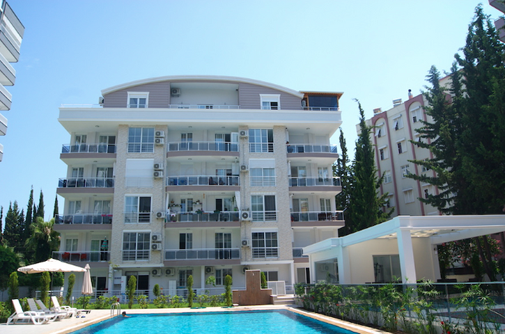 شقة مؤثثة ضمن مجمع سكني في منطقة ليمان كونيالتي من مدينة أنطاليا