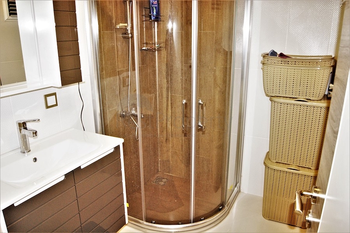 شقة مؤثثة ضمن مجمع سكني في منطقة ليمان كونيالتي من مدينة أنطاليا