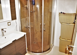 شقة مؤثثة ضمن مجمع سكني في منطقة ليمان كونيالتي من مدينة أنطاليا