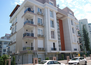 شقة مؤثثة ضمن مجمع سكني في منطقة ليمان كونيالتي من مدينة أنطاليا