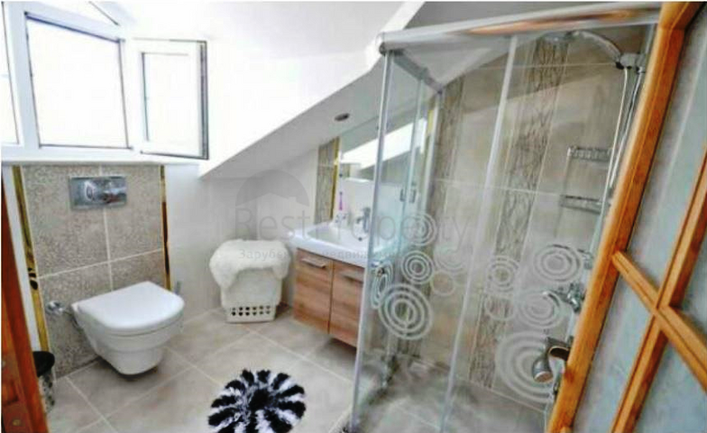 فيلا فاخرة مع حديقة كبيرة وحمام سباحة في فتحية