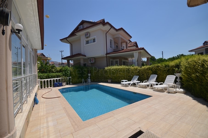 فيلا مؤثثة ومميزة في فتحية