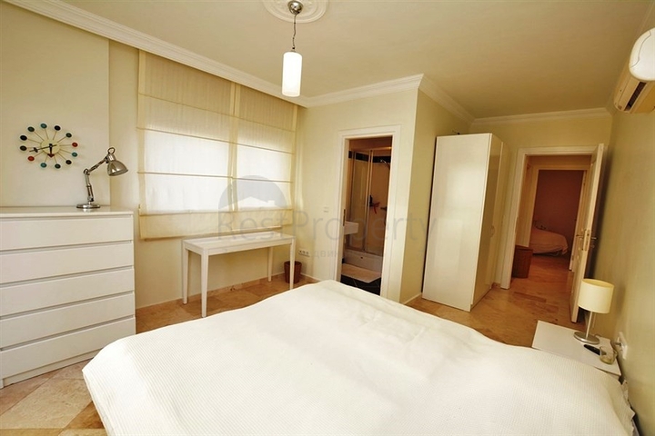 شقة مؤثثة بمساحة واسعة في منطقة محمودلار من ألانيا