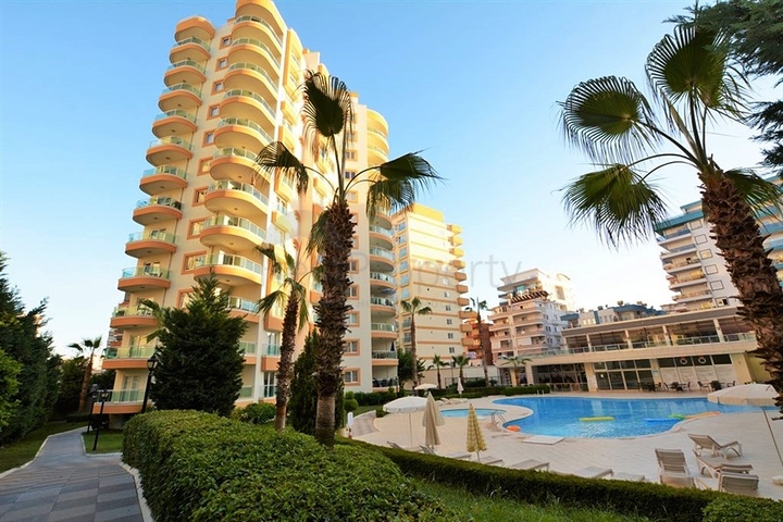 شقة مؤثثة بمساحة واسعة في منطقة محمودلار من ألانيا