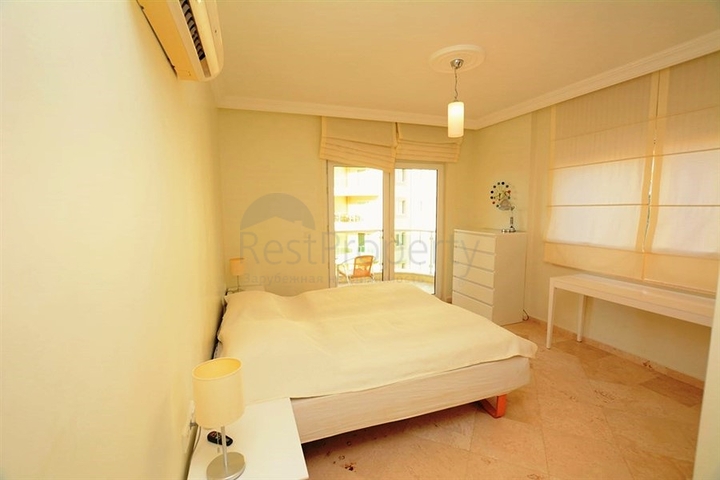 شقة مؤثثة بمساحة واسعة في منطقة محمودلار من ألانيا