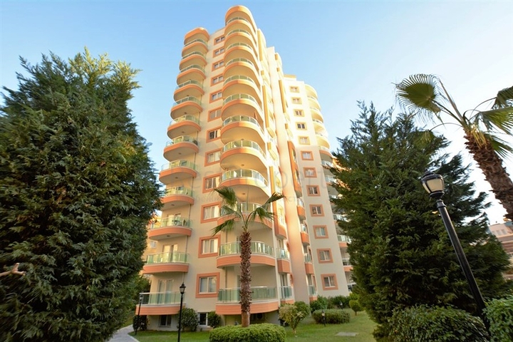 شقة مؤثثة بمساحة واسعة في منطقة محمودلار من ألانيا