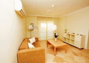 شقة مؤثثة بمساحة واسعة في منطقة محمودلار من ألانيا