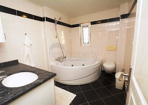 شقة مؤثثة بمساحة واسعة في منطقة محمودلار من ألانيا