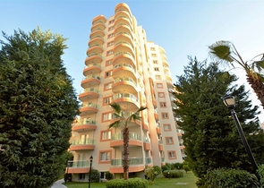 شقة مؤثثة بمساحة واسعة في منطقة محمودلار من ألانيا