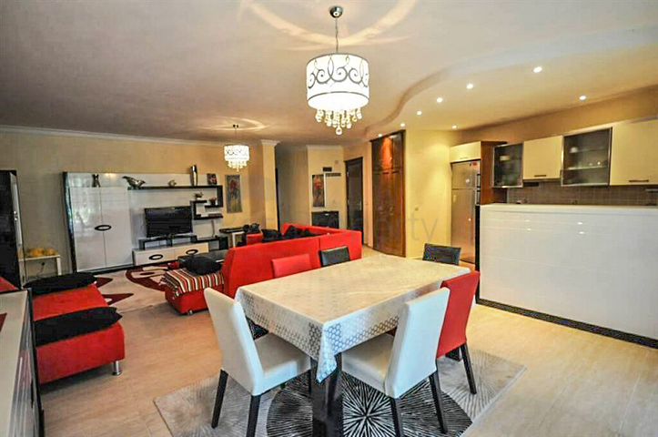 شقة مؤثثة ضمن مجمع سكني رائع في منطقة توسمور من ألانيا