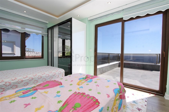 فيلا باطلالات بانورامية ساحرة في ألانيا