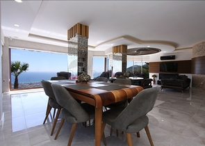 فيلا باطلالات بانورامية ساحرة في ألانيا