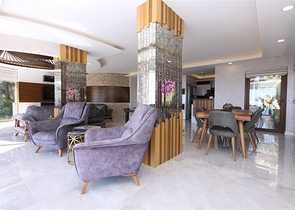 فيلا باطلالات بانورامية ساحرة في ألانيا