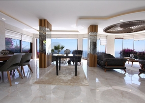 فيلا باطلالات بانورامية ساحرة في ألانيا