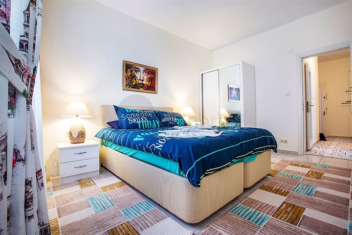 شقة مؤثثة في وسط منطقة محمودلار في ألانيا