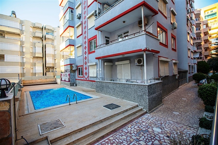 شقة مؤثثة في وسط منطقة محمودلار في ألانيا