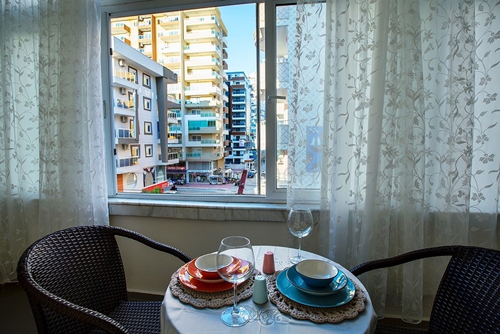 شقة مؤثثة في وسط منطقة محمودلار في ألانيا